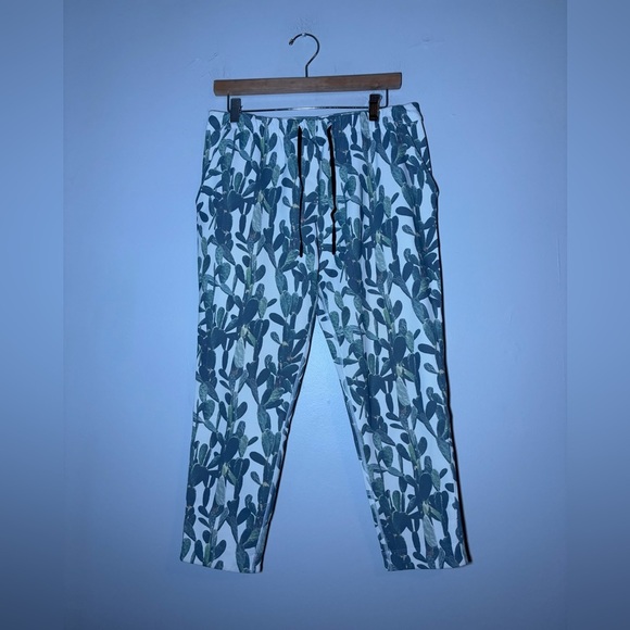 Lululemon Jet Cropped Slim Cactus Pants size 8 - Picture 2 of 5